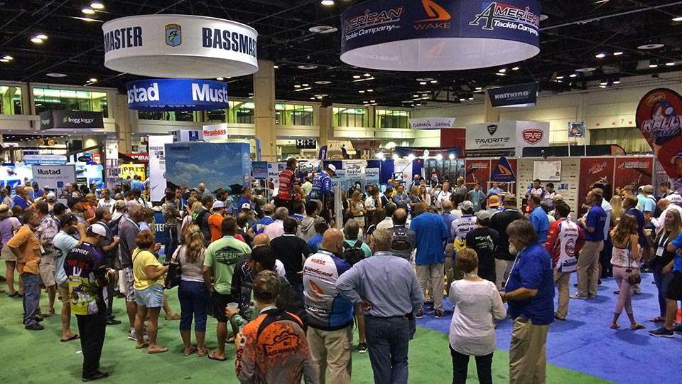 Something special had to be going on at the American Tackle Company booth as a huge crowd gathered. It was the Third Annual Wave Army Reception, with food and beverages and dozens of MicroWave Rods were given to ticket holders with the right numbers.
