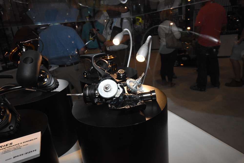 The components of this spinning reel are broken down to give attendees a peek inside.