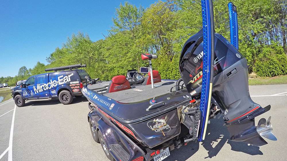 On either side of the Yamaha 250 VMax are twin 10-foot Power-Pole Blades. 