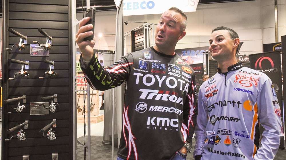 The current Toyota Bassmaster Angler of the Year leader Gerald Swindle streamed some live video with Jordan Lee.