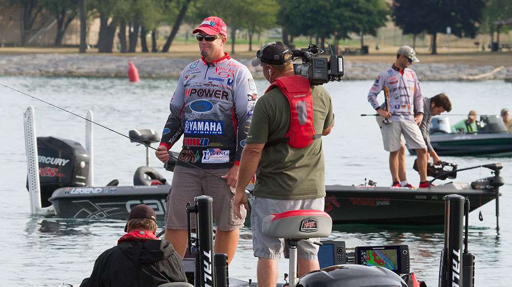 Keith Combs started Day 2 in the same spot he ended Day 1, but this time Jordan Lee was in the same spot. 