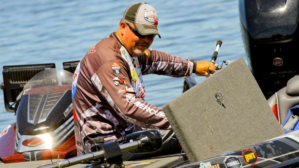 There are several Elite Series anglers fishing this week, including west coast legend John Murray. 