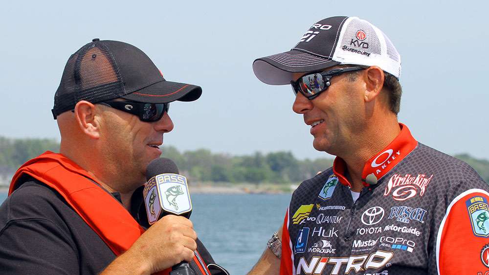 Mercer and VanDam talk about the day for Bassmaster LIVE. 