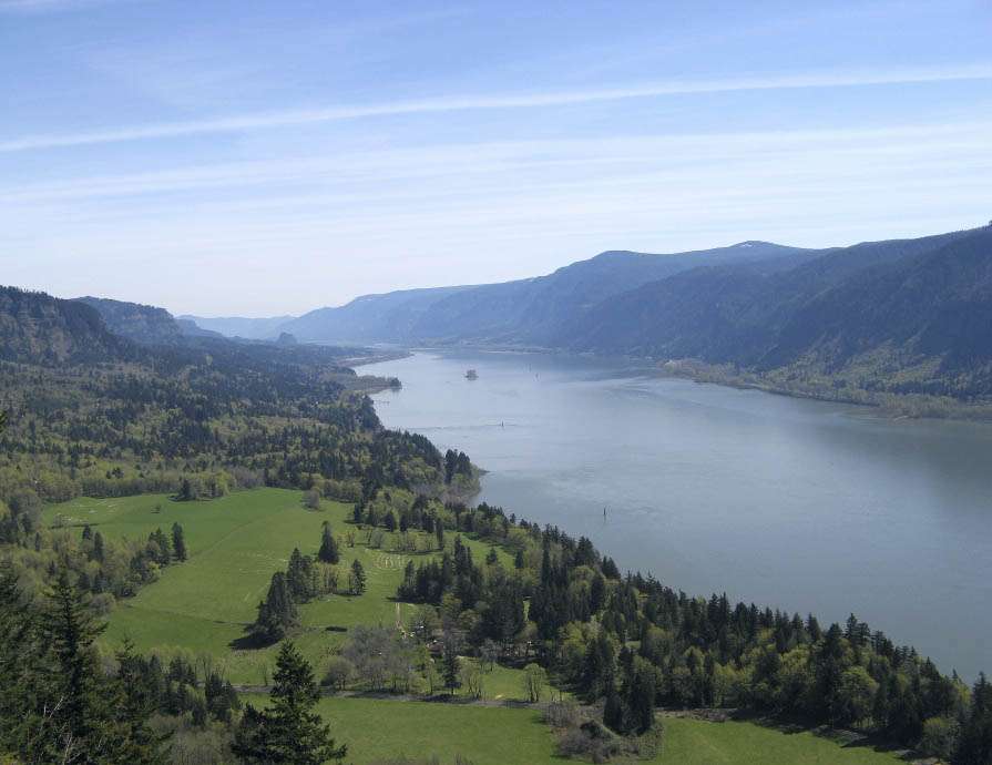 18. Columbia River, Oregon/Washington [191 miles from Portland to McNary Dam] Forty-five miles of free-flowing river from Portland to Bonneville Dam, and 146 miles of pooled reaches upstream to McNary, provide some of the best smallmouth fishing in the west. The top four teams at a Columbia River Bassmasters tournament out of Celilo Park in April had 18-plus pounds. The big bass was 5-8.