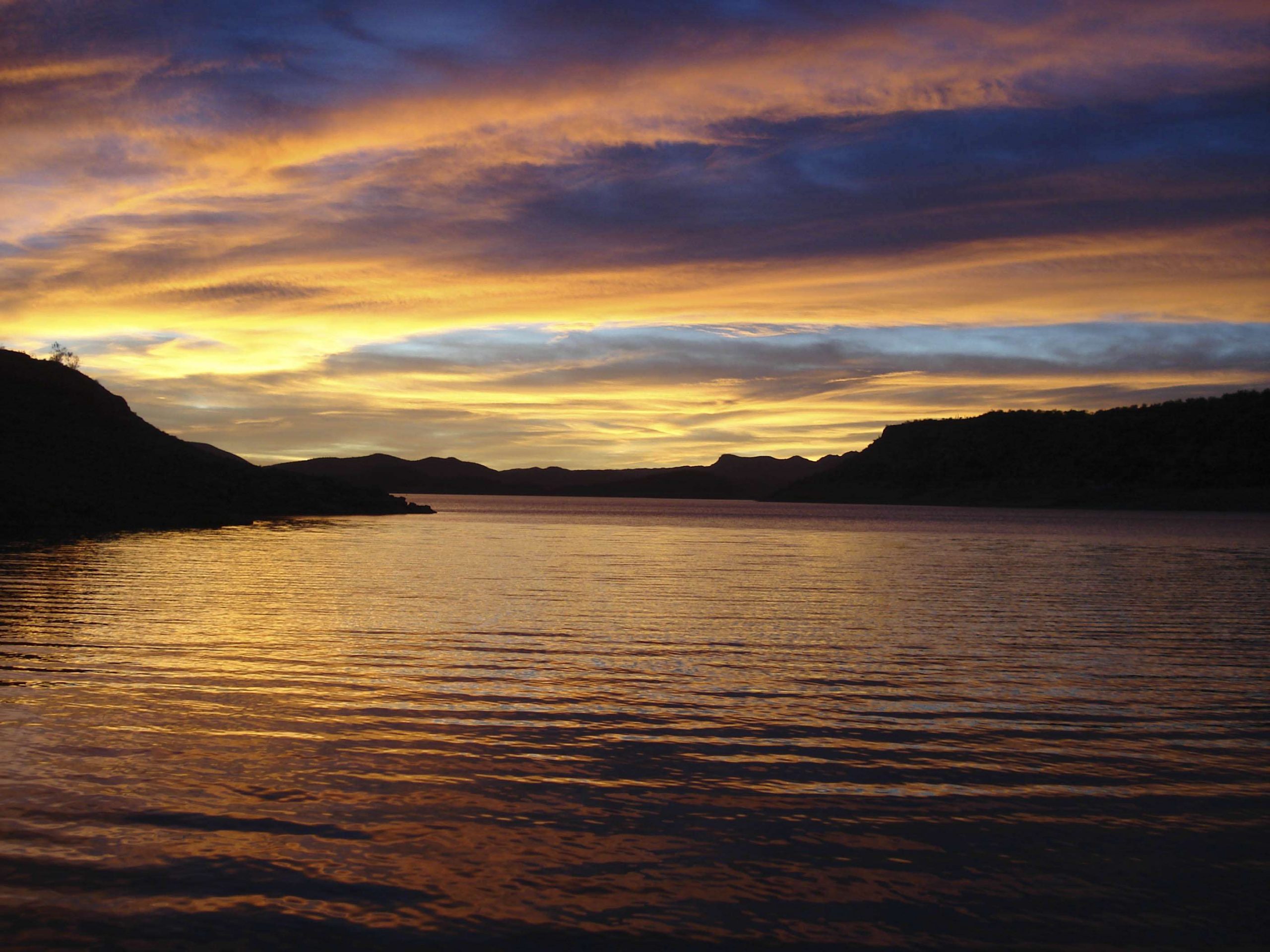 10. Saguaro Lake, Arizona [1,267 acres] With its towering red-orange cliffs, this westernmost reservoir on the Salt River may be Arizonaâs most underutilized bass fishery. There are plenty of big bass here, and it often takes more than 20 pounds to win a tournament. At a Monterey Bass Co. senior teams contest in January, the winners weighed a 23.43-pound limit that included an 8.22 big fish.