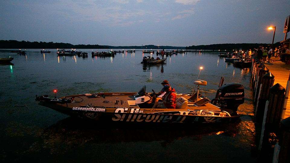 While the turmoil of the presidential election taking full attention in the Washington area, down on the water the anglers will battle for the tournamentâs $100,000 first-place prize and AOY points. 