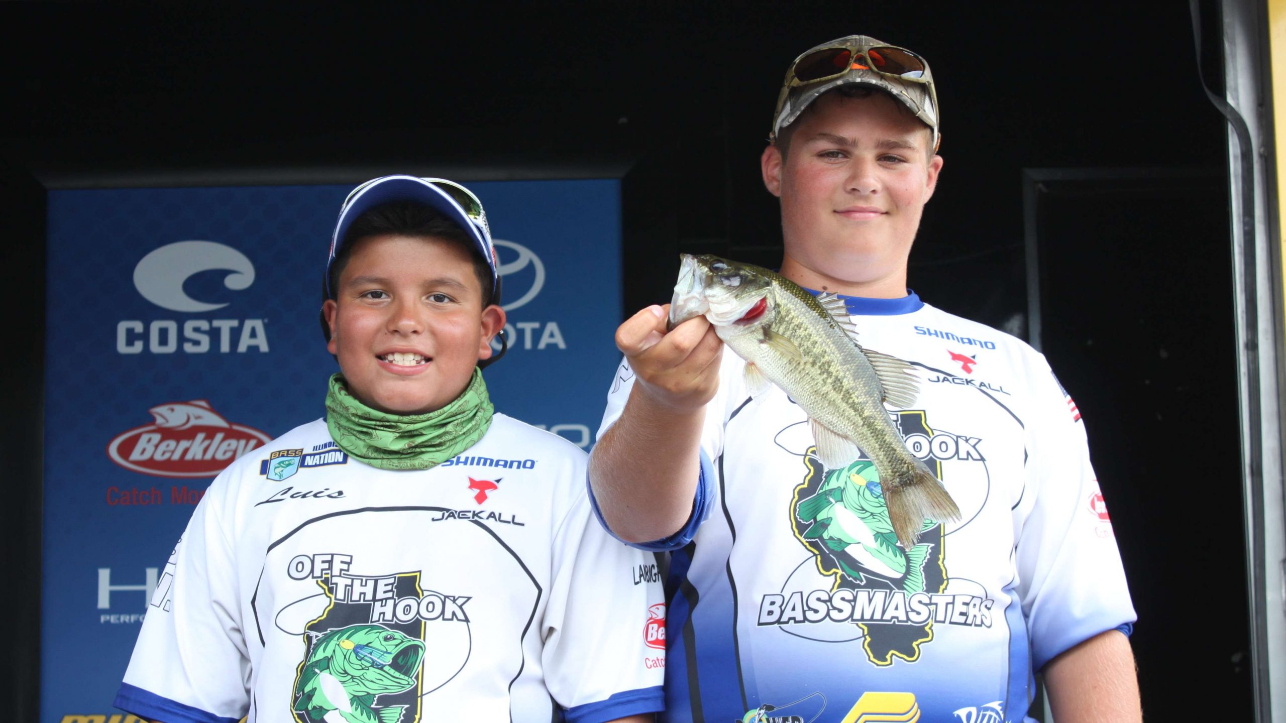 Team Illinoisâ Dylan Draper and Luis Flores are in 24th place with one fish that weighed 14 ounces.