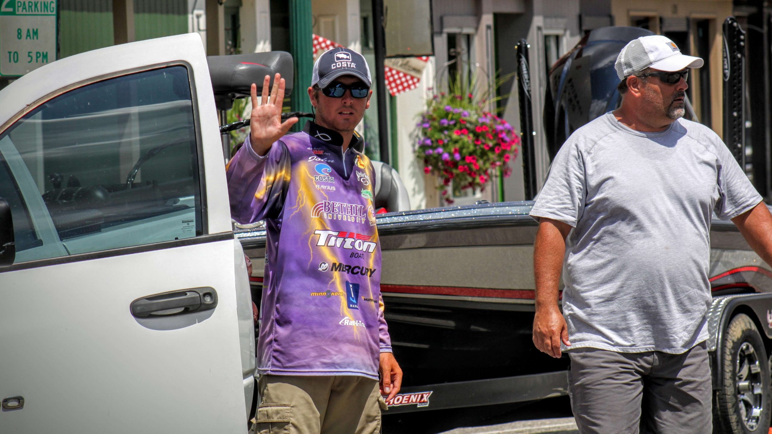 But the crowd waiting on the anglers to take the stage doesnât know that yet. Garrett spots some friends and gives them a wave.