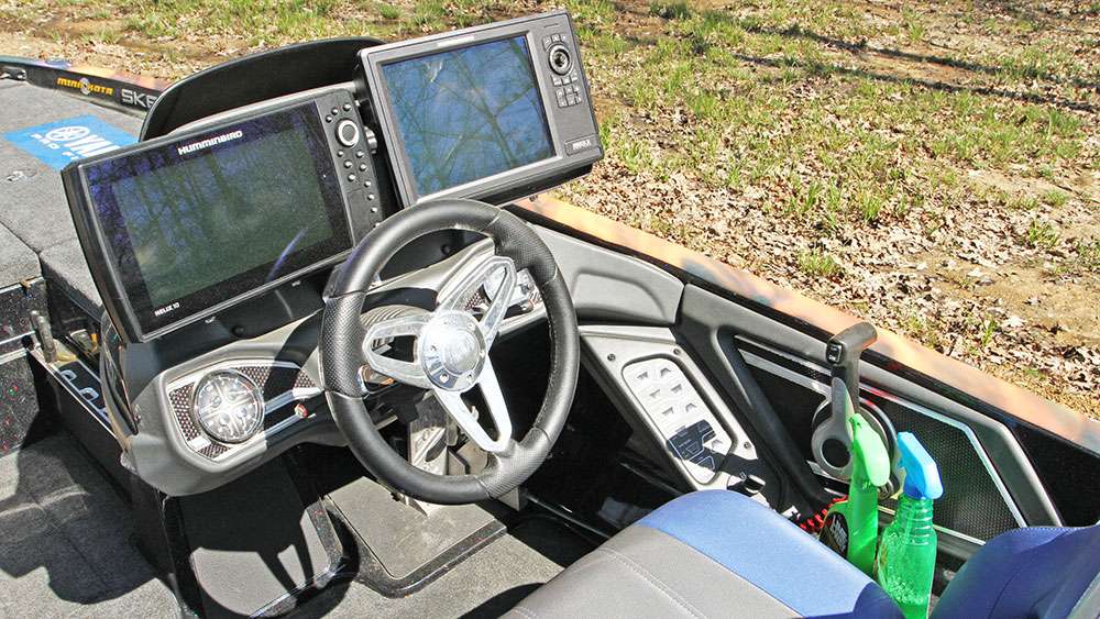 Here's a look at the cockpit where he has another pair of Humminbirds; an Onix and Helix 12.