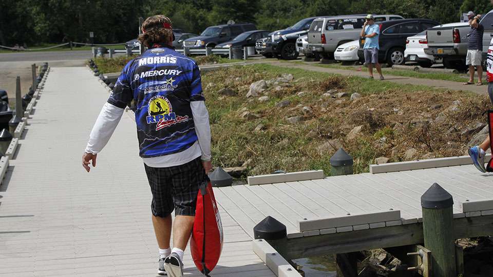 Former Elite Series pro Rick Morris heads to the tanks with his Day 2 catch.