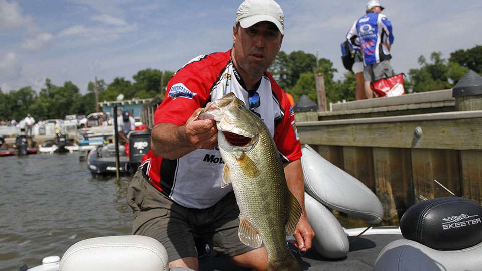 George Yund vaulted up the standings with a 20-pound bag today. He will leave the dock in the morning as the leader.