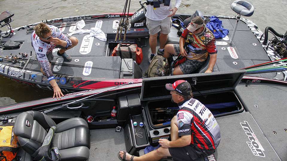 Chad Pipkens and Jeff Lugar talk about their weeks so far on the James River. Pipkens made the cut for Day 3 so he is hoping for a win, which would get him in the Classic.