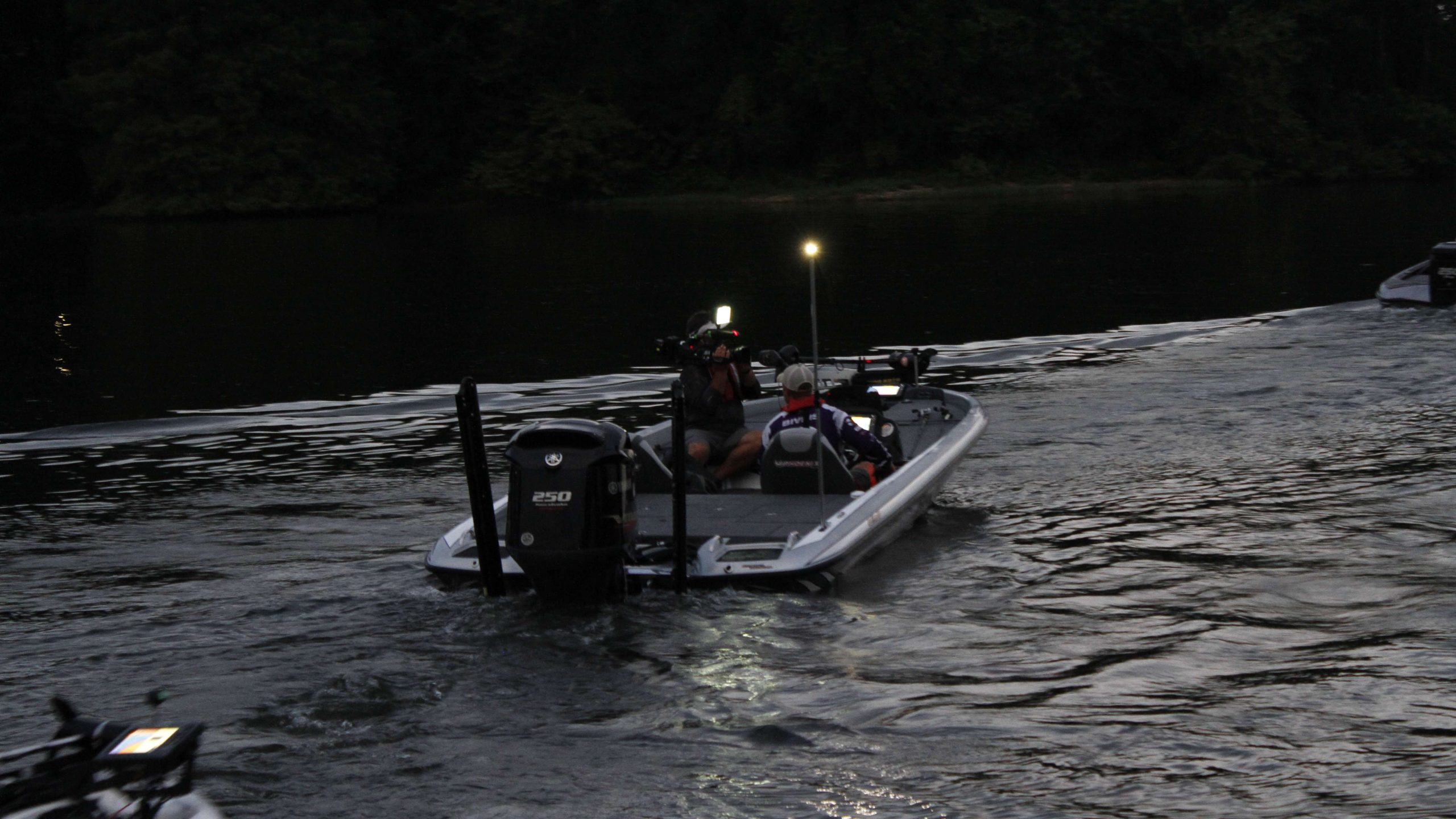 Bivins heads for Kentucky Lakeâs open waters.