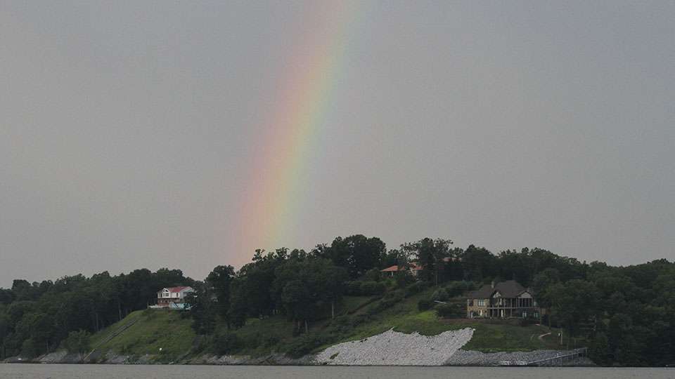 After a slight drizzle just before takeoff, a rainbow formed over Kentucky Lake.