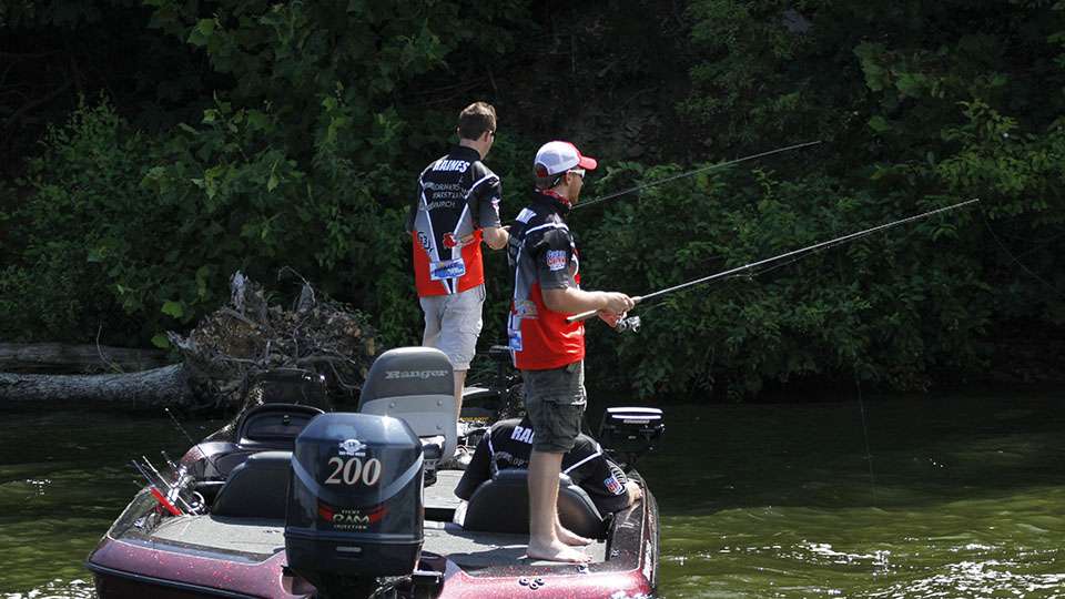 Day 1 of the Costa Bassmaster High School Series National Championship on Kentucky Lake got started on Thursday as 175 teams from across the nation and Canada headed out in search of a five-bass limit. I went out in search of the High School teams after catching up with the College Classic Bracket contenders.