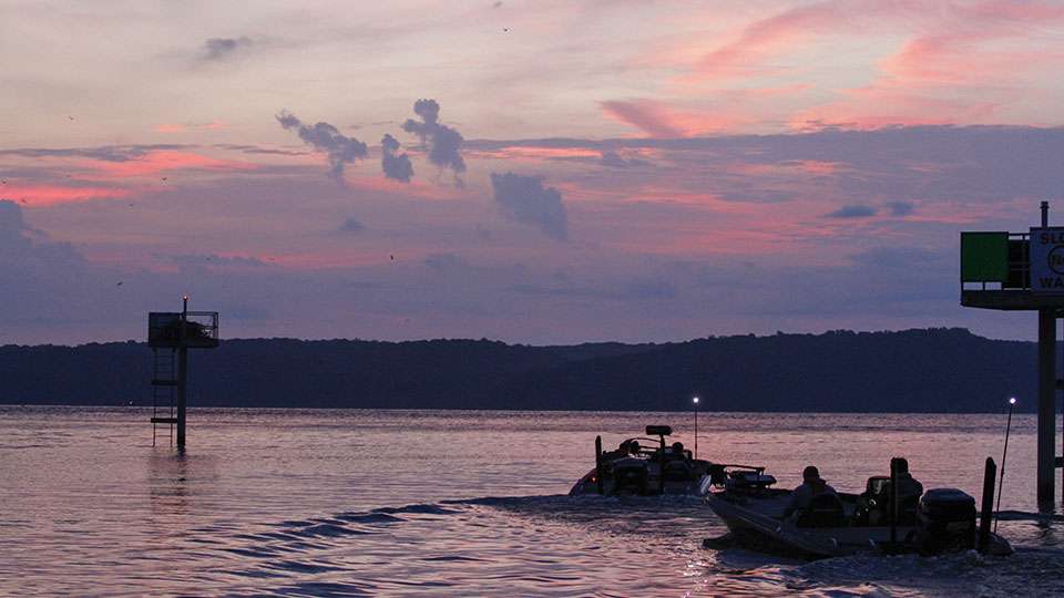 Go out on the water with local angler and College Bracket finalists John Garrett from Bethel University as he looks to wrap up the Carhartt Bassmaster College Classic Bracket on Kentucky Lake.