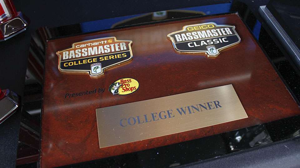 A lot is at stake between John Garrett of Bethel University and Evan Coleman of Texas State at the Carhartt Bassmaster College Classic Bracket final weigh-in. Not only does the winner represent the Carhartt College Series at the 2017 Bassmaster Classic, but they also compete in all 9 Opens and get to carry the college flag proudly for the entire series.
