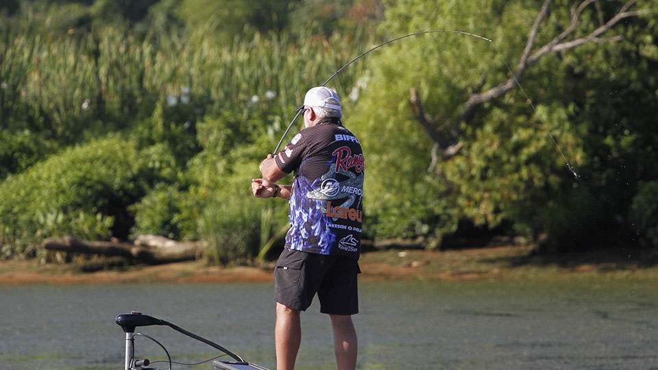 With tidal fishing it can be all about timing so Biffle hits a stretch of his area that he fished earlier hoping to catch an extra fish.