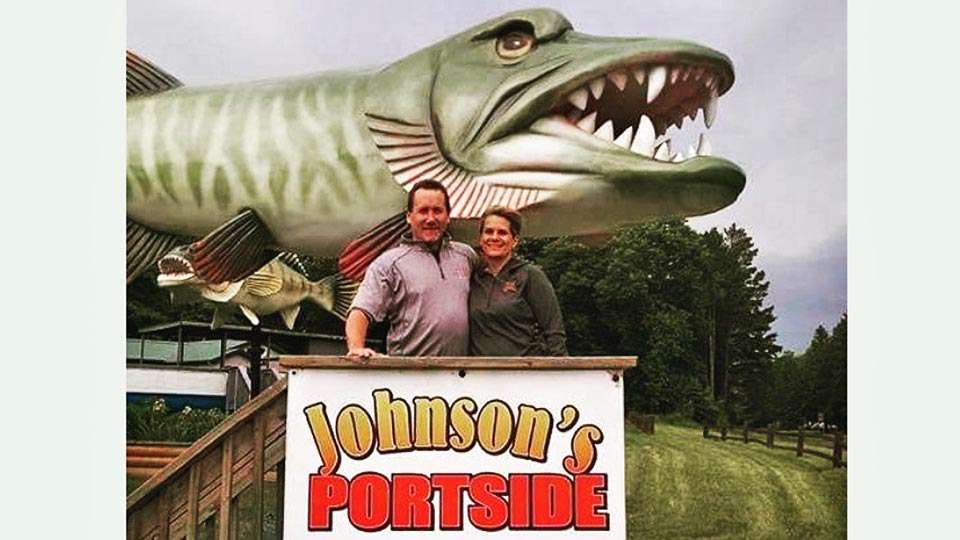 Always a great photo opp, big fish also can be found around Mille Lacs in Isle at 1st Natl. Bank of Milaca and this one, north of Isle at Johnsons Portside. 