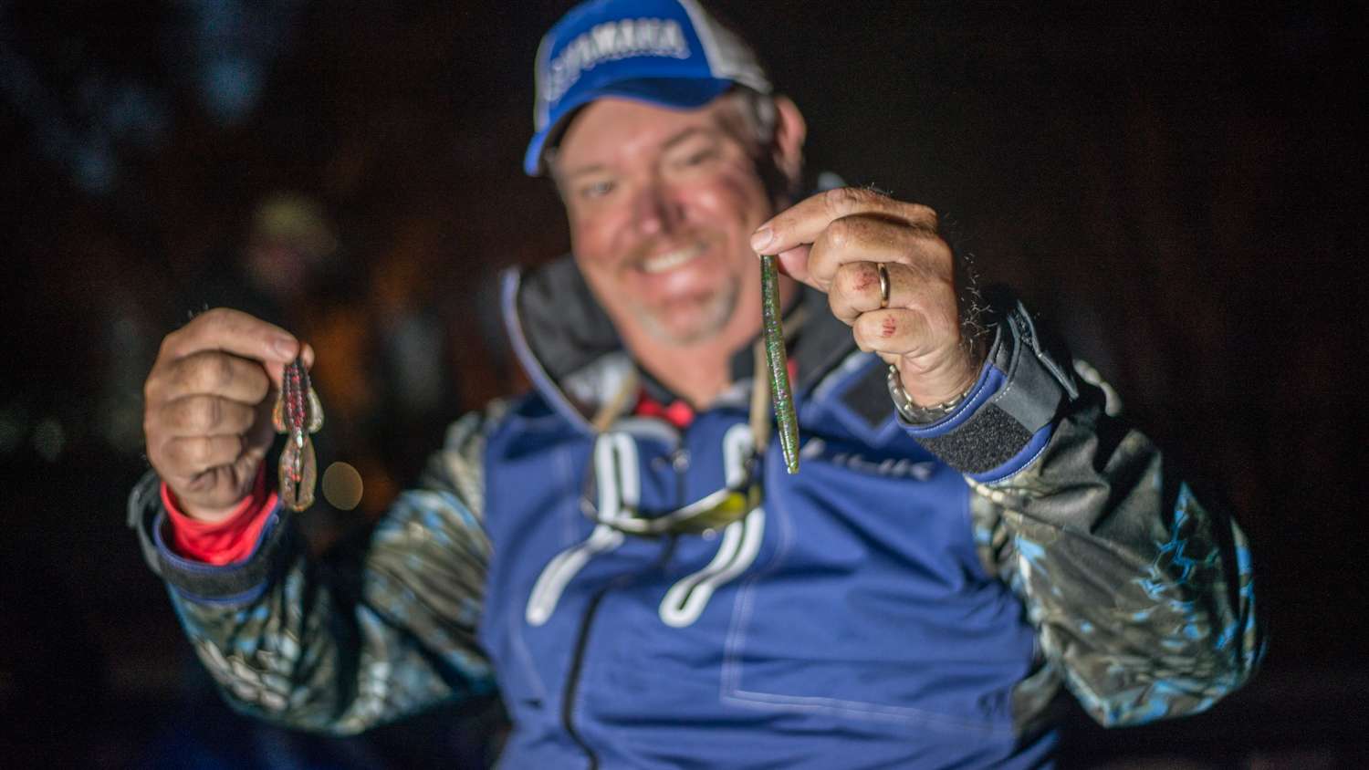<b>Mark Davis</b><br>
The 1995 Bassmaster Classic champion found success using a tandem selection of baits to finish 8th place. For smallmouth he fished behind the current breaks created by wing dams with a Strike King 5-inch KVD Ocho, Candy Craw. He Texas rigged it with a 4/0 offset worm hook. For largemouth he used a 4-inch Strike King Rage Bug, California Craw. Davis made a Texas rig using a 3/0 offset worm hook. The edges of thick vegetation were lure targets. For both rigs he used a 3/16-ounce Strike King Tour Grade Tungsten Weight.