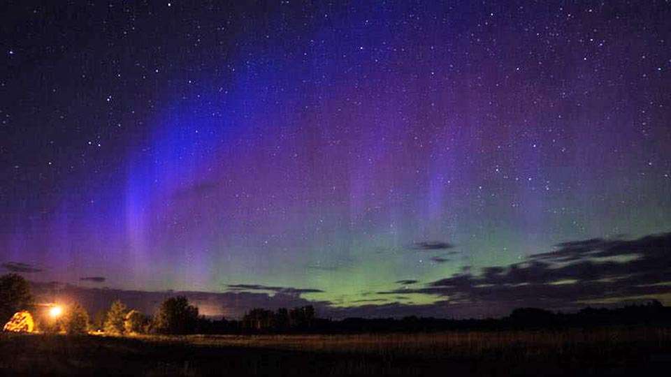 Another marvel in this part of Minnesota is the chance of seeing the Aurora Borealis, or Northern Lights. You canât know when theyâll show, but September to March on cool, moonless nights are best. Before heading away from city lights to better view, check an auroral forecast site.