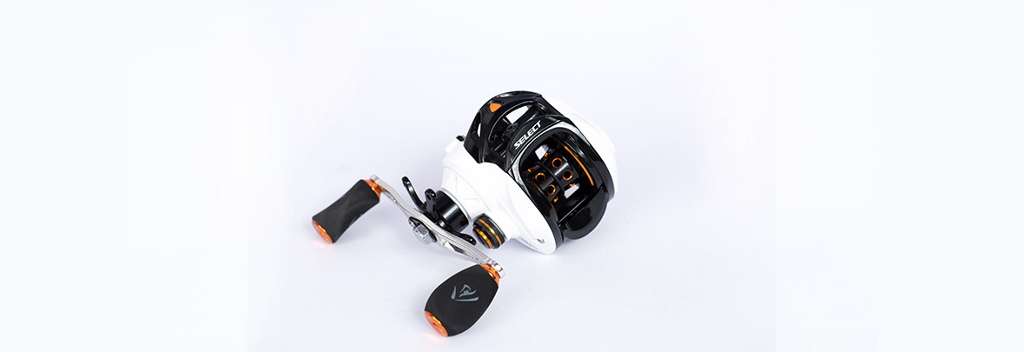 At $79.99 you get a lot of value and standard features usually found on higher priced reels. The White Bird has a lightweight carbon composite body and side covers, double anodized, machined aluminum drilled spool, and a magnet braking system with external adjustment. It operates with 5 stainless steel ball bearings and 1 roller bearing and with a gear ratio of 6.3:1. 