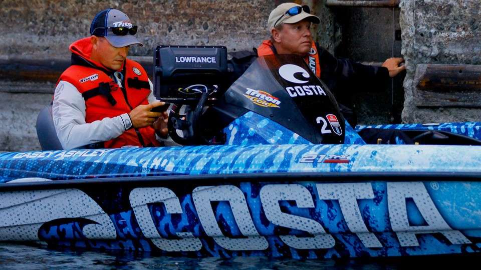 Downside: Casey Ashley lost his lead in the Plano Bassmaster Elite at the Mississippi River presented by Favorite Fishing. After a full day of storms and clouds, though, Ashley expects he can bounce back. He needs to stay in that neighborhood too. Heâs sitting in 30th in the AOY standings, any more drops and he could be nearing the bubble category by weekâs end.
