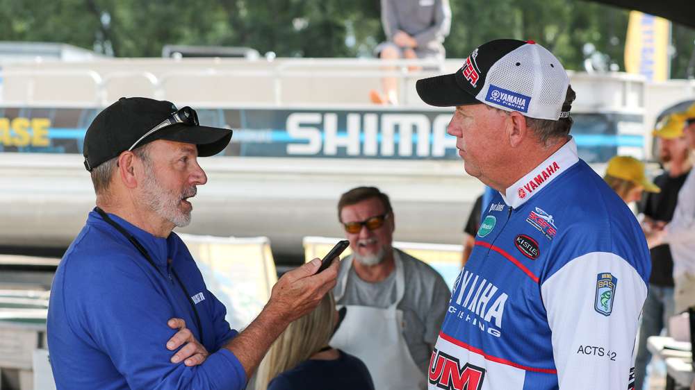 Steve Wright interviews Alton Jones as the Day 3 weigh-in begins at the Plano Bassmaster Elite on Mississippi River presented by Favorite Fishing.