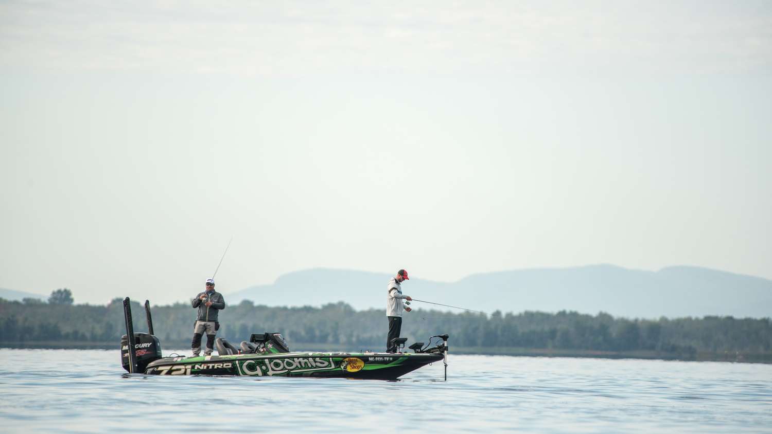 Carnright was spot hopping and making drops on different areas as he went. As we moved from one to another we passed Elite pro Jonathon VanDam. 