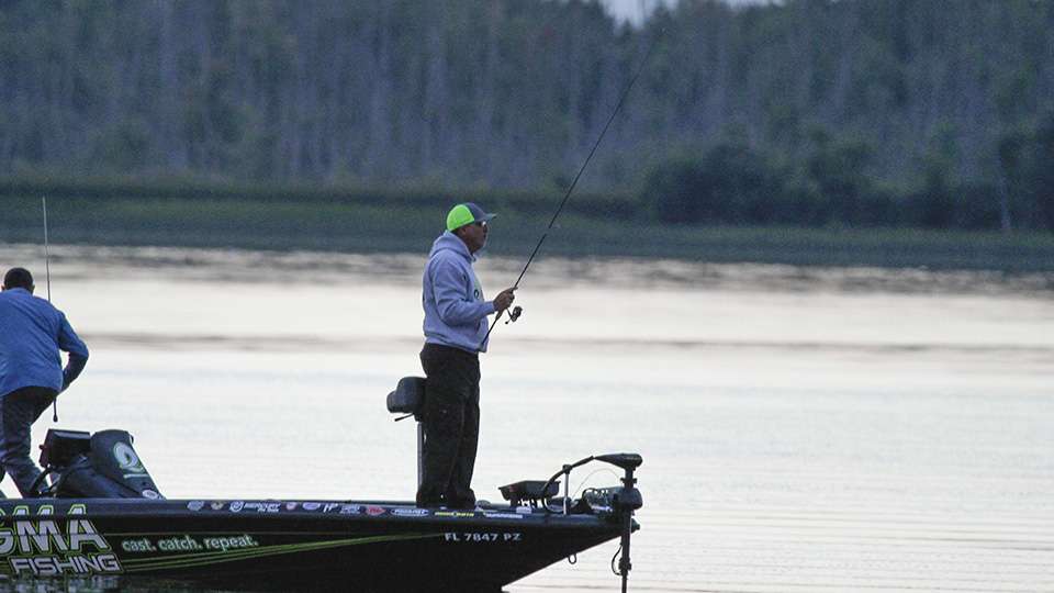 We headed out to follow the Day 1 leader Jesse Tacoronte who bagged up 21-3 of smallmouth to take a 4-ounce lead into Day 2.
