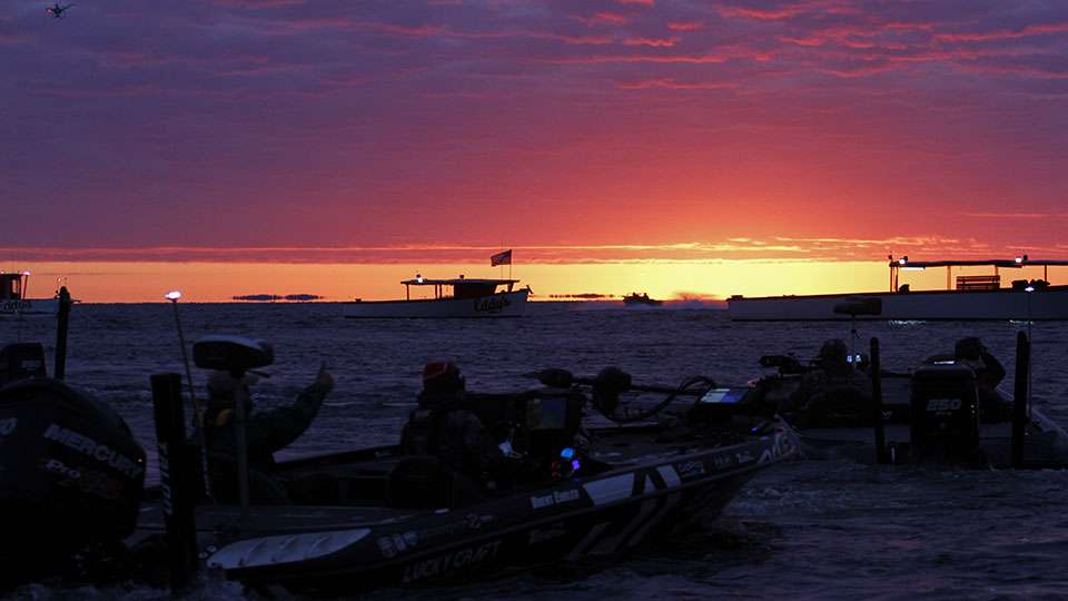 Day 1 of the Toyota Angler of the Year Championship on Mille Lacs Lake in Minnesota started Thursday morning with a beautiful sunrise as the Top 50 anglers idled out of Eddyâs Resort.
