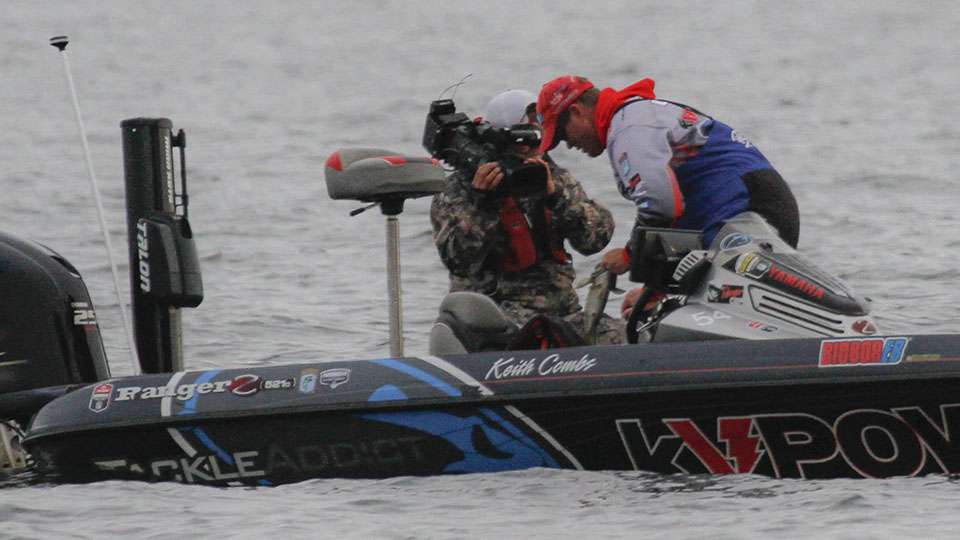 He had put a minor dent into the 43-point deficit he trailed by, but he needed to be near the Top 7 to have a shot at overtaking Swindle. On Day 2, Combs sought a bigger bag and another opportunity to walk through a door that was still semi open.