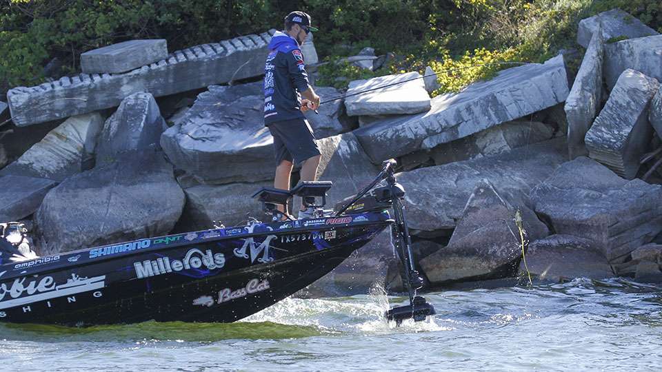 After the frustrating infraction, Jocumsen hopped back on the trolling motor and looked to improve his bag as best as he could. He ended the day in 23rd with 17-6 after the 2-pound penalty.