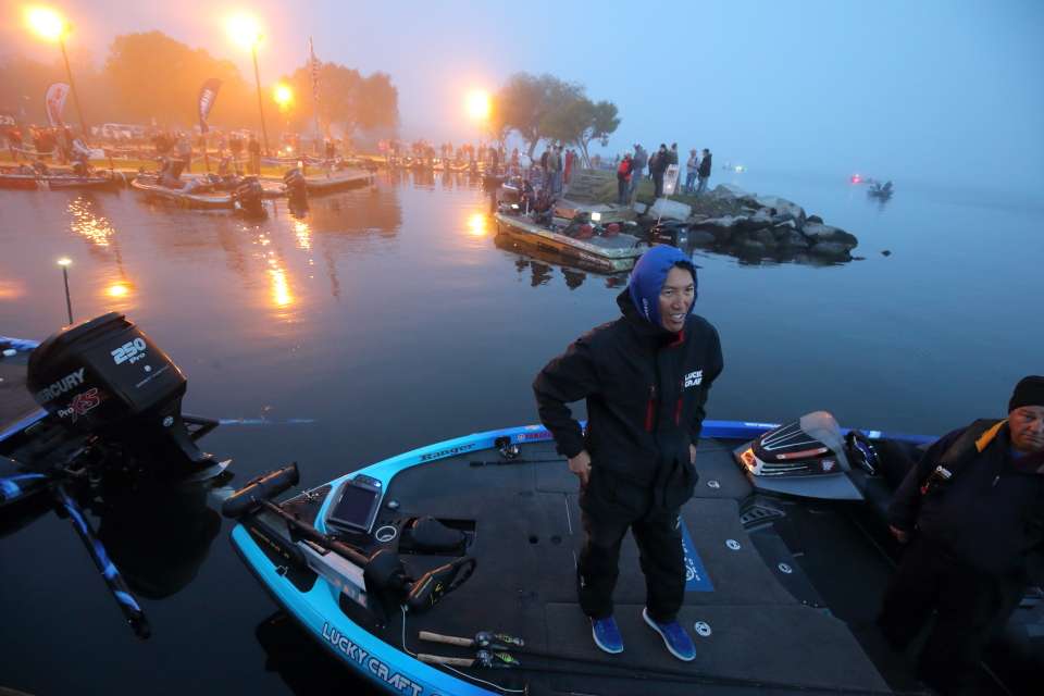 Go on Mille Lacs Lake with tournament weight leader Takahiro Omori on Day 2 of the 2016 Toyota Bassmaster Angler of the Year.