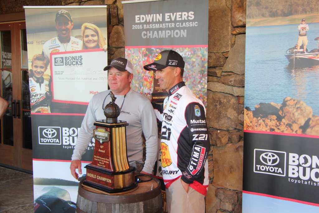 Edwin Evers was on hand with his 2016 Bassmaster Classic trophy for fans that wanted a photo and an autograph.
