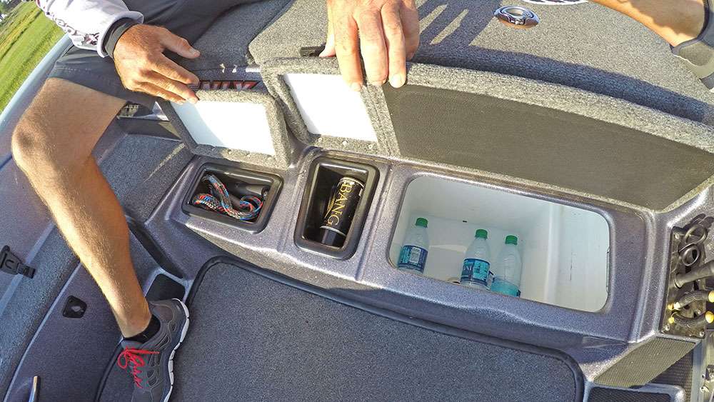 As you step down into the main cockpit, there are a few other storage boxes, including a cooler. The Phoenix 921 is set up with the bass angler in mind. 