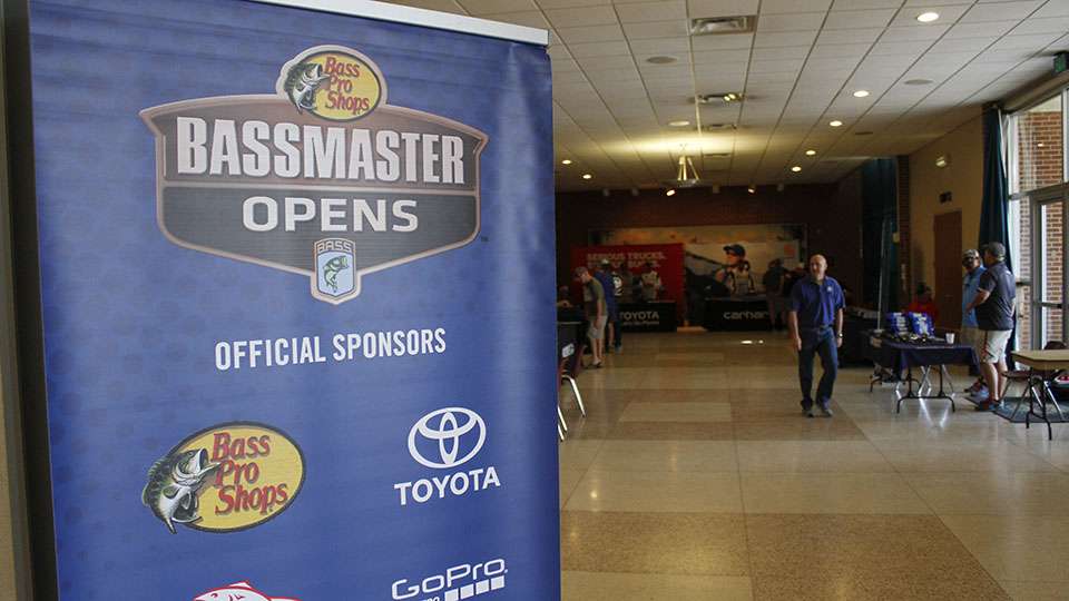 This last open has extra pressure compared to the other two Opens because this is the last shot to qualify for the Geico Bassmaster Classic presented by GoPro and there are 5 Elite Series invitations up for grabs.
