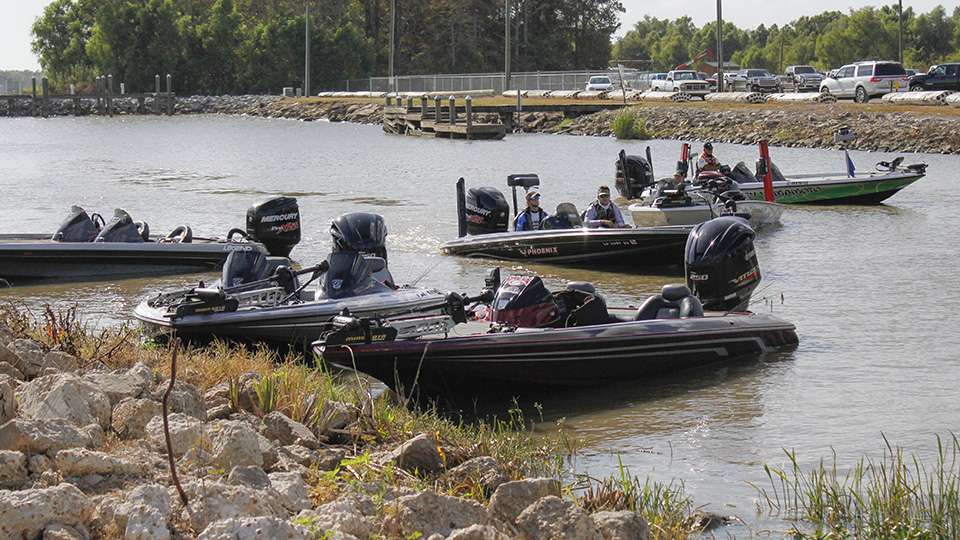 Day 2 of the Bass Pro Shops Bassmaster Central Open on the Atchafalaya Basin came to a close as the first flight of boats checked in to the weigh-in site.
