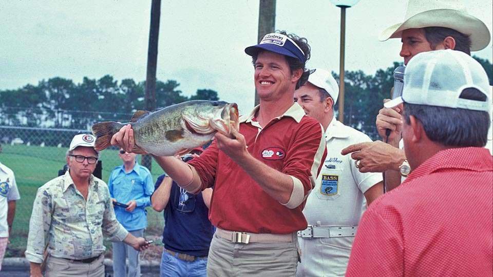 Anglers were practicing the sponsor hat switcheroo as early as 1977. Rick Clunn wears a Glastron boats hat one day during the Classic on Lake Toho â¦ 