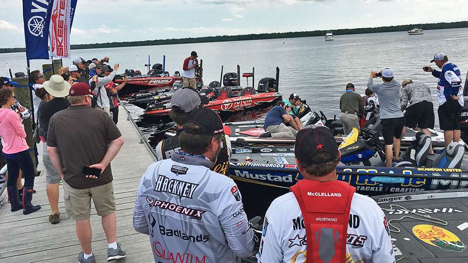     
Clunn made the 50 cut with consistent catches of 16-11 and 14-13, but his magic happened during a one-hour stretch Saturday when he caught most of his weight. News of a huge bag had nearly every pro go to his boat to check it out and congratulate the legend, a fishing hero to most. 

