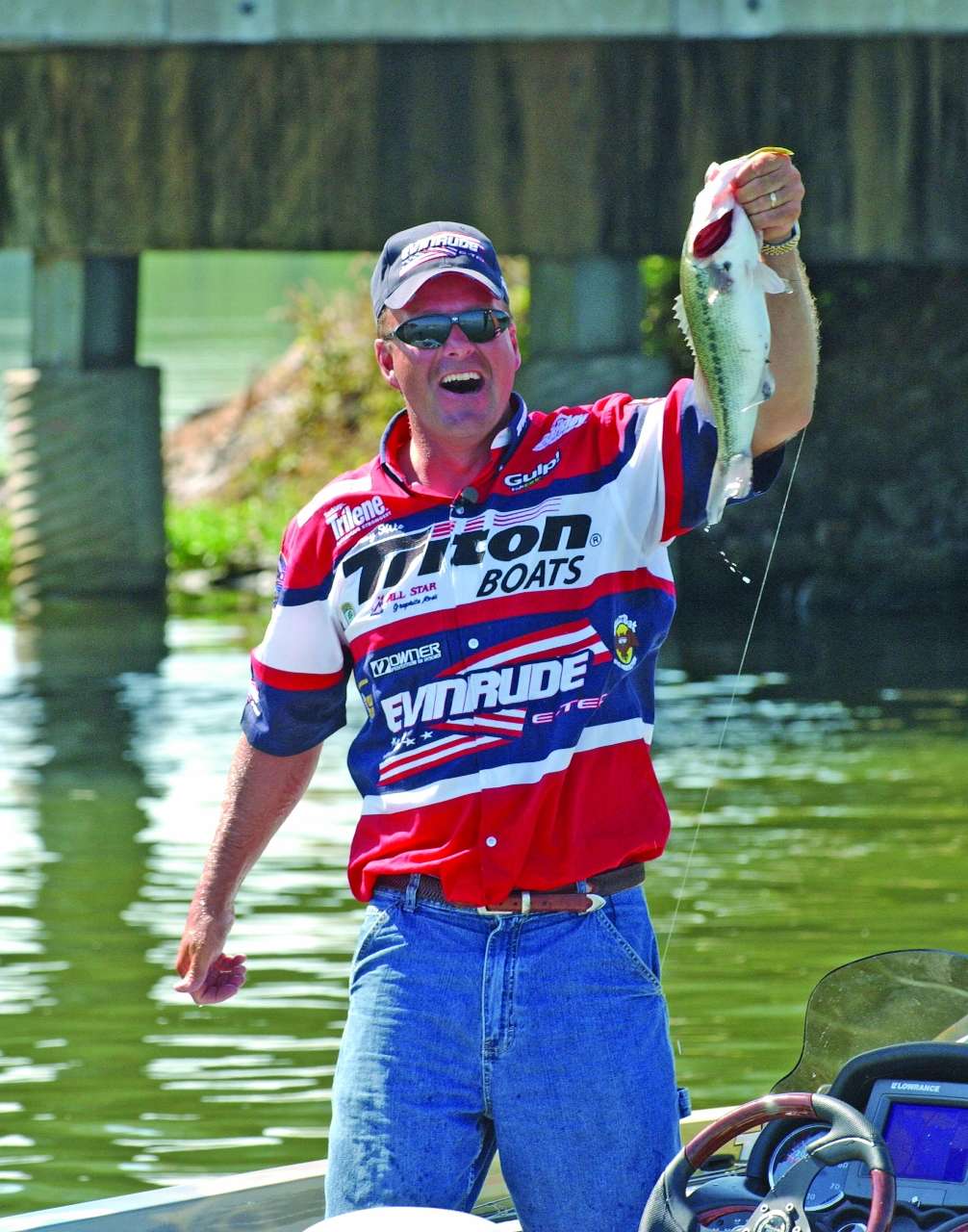 In 2005, Hite ended a four-year victory drought by winning the Elite 50 on Arkansasâ Lake Dardanelle. 