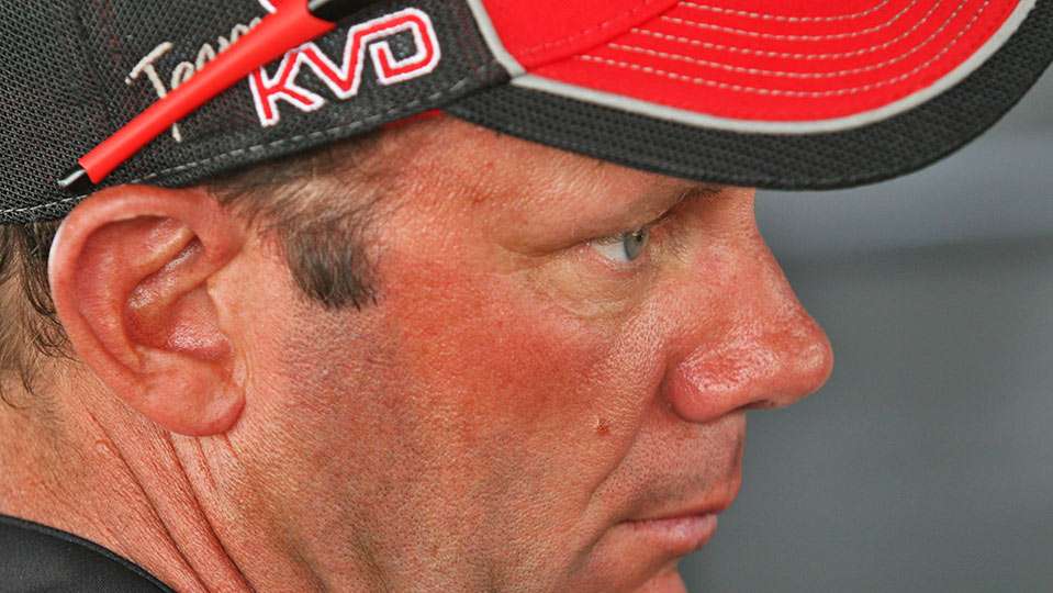 Kevin VanDam says he has held on to a number of hats over the years, but heâs signed and given away as many, including his signature Team KVD hats. One of VanDam's highly prized keepers is a hat signed by President George Bush.