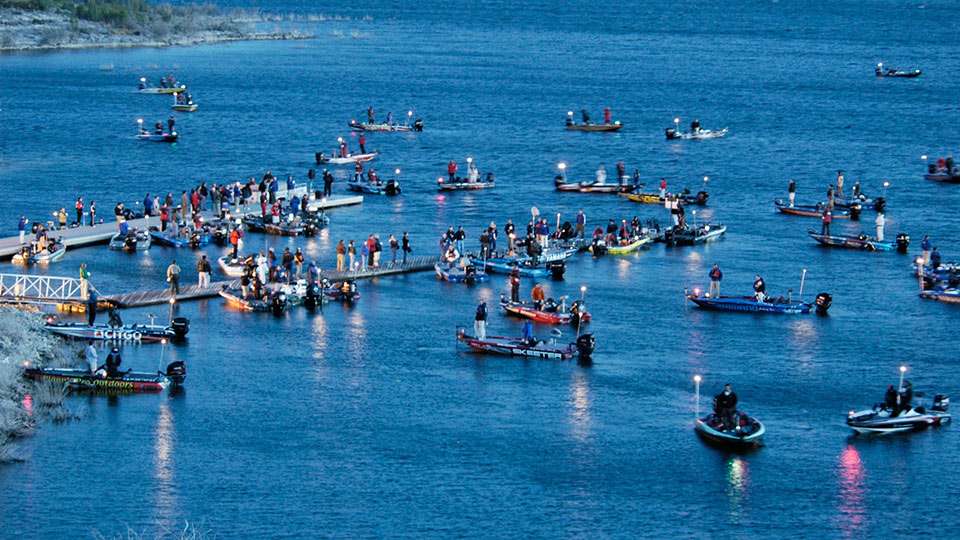   <b>2006 AMISTAD ELITE:</b> The Bassmaster Elite Series launched on March 9, 2006 at Lake Amistad in Del Rio, Texas, and the new circuit showed out in spectacular fashion with Ish Monroe winning a slugfest. To that point, four-day weights of a five-fish limit weighing over 100 pounds was simply unheard of. The last time 100 pounds had been reached was in 2001 by Dean Rojas on Lake Toho. Prior to that it was done 1973, albeit with a 10-fish limit. 