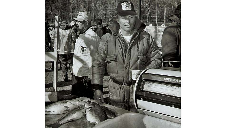 In the early days of B.A.S.S., many of the pioneers toed the line by wearing the organizationâs colors, Roland Martin among them. Possibly taking the cue from golf, bass anglers began wearing hats of their sponsors.