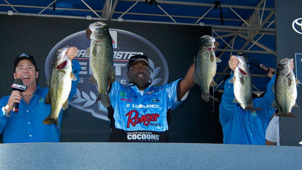   At least a half dozen stringers hit the scales at over 30 pounds and dozens more weighed in over 25 pounds. Monroe, with the advantage of a 34-pound bag on Day 3, totaled 104-8 pounds in the four days. Fred Roumbanis also joined Monroe in the Century Club with 101-13 and the final-day Top 12 was star-studded. 