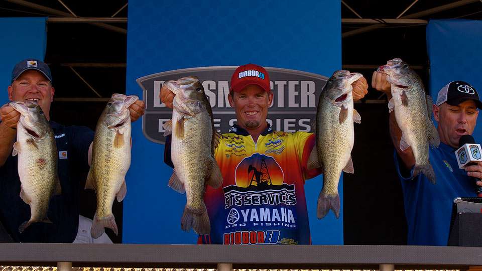   <b>2013 FALCON ELITE:</b> Third-year pro Keith Combs was a wire-to-wire winner, holding off fan favorite Rick Clunn on a rare Monday finale. Combs caught 28-2 on Day 4, joining the Century Club with 111-5 on Falcon Lake.