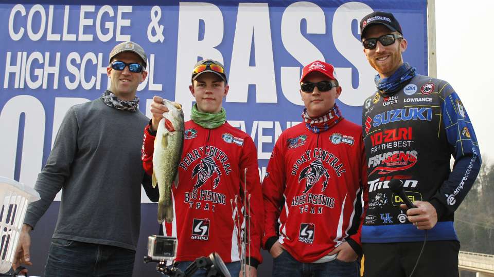 Zack Holbrook and Jacob Boggs of Perry County took 6th with 2.84 pounds.