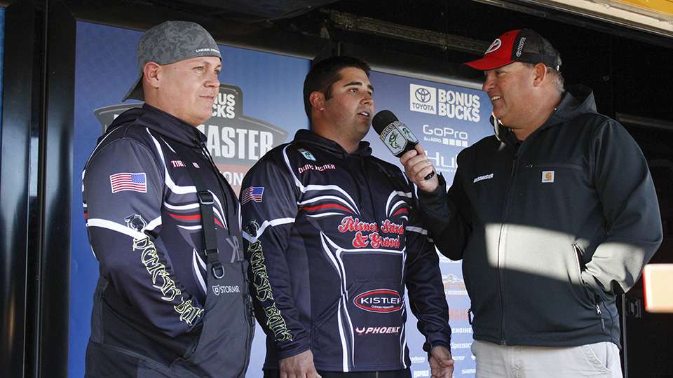The defending champions Tim Eaton and Chris Risner managed 11 pounds, 1 ounce and are in 55th.