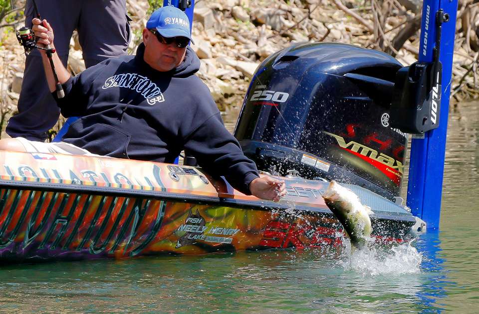 This tournament featured a unique format, anglers two days on Bull Shoals and two days on Norfork. Matt Herren took the first day lead while fishing on Bull Shoals. 