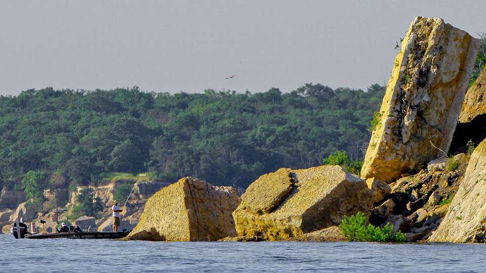 <h4> 2016 GEICO Bassmaster BASSfest presented by Choctaw Casino Resort </h4>J. Todd Tucker fishes some of the massive rocks scattered along Lake Texoma, site of the 2016 version of BASSfest. 